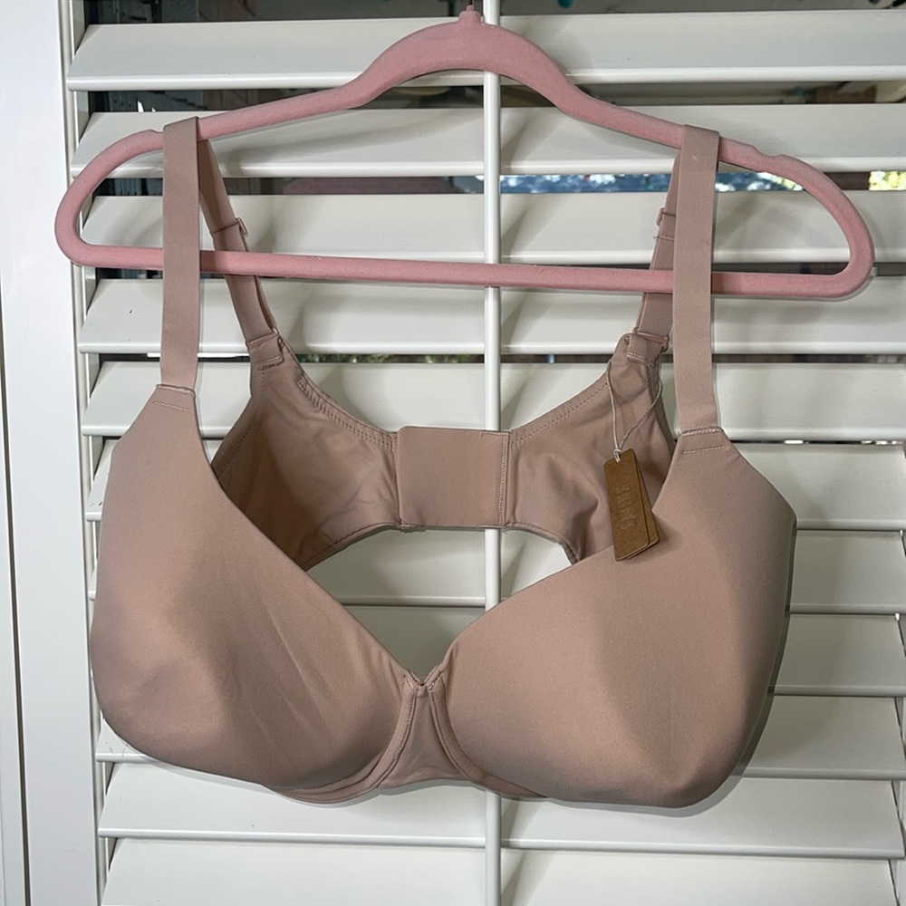 Brand new SKIMS Bra 42 DDD